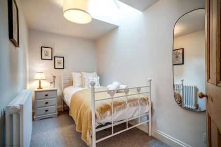 2 bedroom cottage to rent - Photo 2