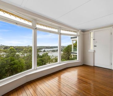 Coastal living meets family convenience in this beautifully present... - Photo 2