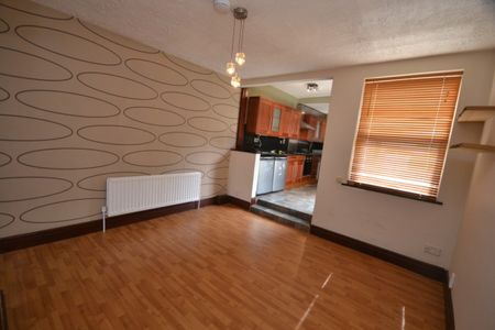 2 bed Semi-Detached House for Rent - Photo 3