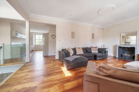 3 bedroom flat to rent - Photo 5