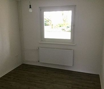 Frisch saniert im Erdgeschoss mit Balkon und Einbauküche - Ihre neue Wohnung? - Foto 3
