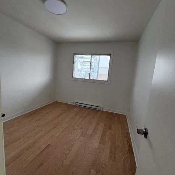 APARTEMENT 4 PIECES ET DEMIE A LOUER ,DEUXIEME ETAGE. - Photo 1