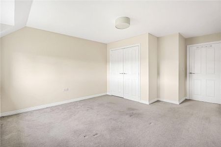 4 bedroom detached house to rent - Photo 4