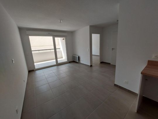 location Appartement T2 DE 42.29m² À NIMES - Photo 1