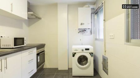 Modern 3-bedroom apartment for rent near Casa de Campo in Aluche - Photo 5