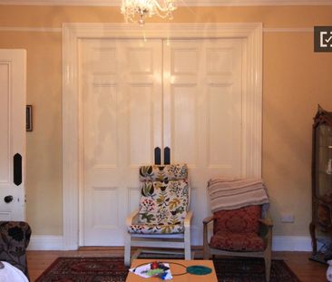 Relaxing room in shared apartment in Terenure, Dublin - Photo 2