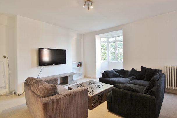 Latymer Court, Hammersmith Road, Hammersmith, London, W6 - Photo 1