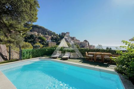 ROQUEBRUNE VILLAGE - MAISON MEUBLEE - STATIONNEMENTS ET PISCINE - Photo 4