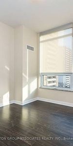 Beautiful Two Bedroom Unit With Parking Wellesley & Sherbourne - Photo 4