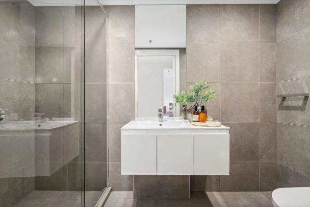 Spacious 2 Bedrooms Unfurnished Apartment - Photo 1