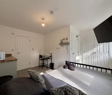 Studio to rent - Photo 5