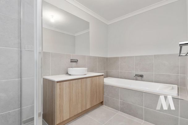 29 Mettle Street, Clyde North VIC 3978 - Townhouse For Rent | Domain - Photo 1