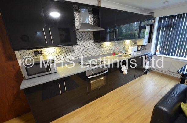 15 The Poplars, Leeds, LS6 2BT - Photo 1