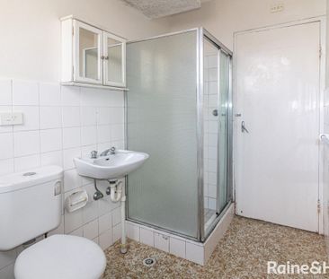 Spacious Two Bedroom Unit In Parramatta! - Photo 5