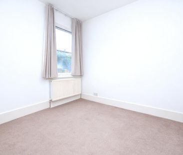 4 bedroom semi-detached house to rent - Photo 3