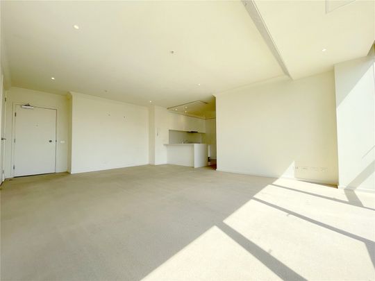 3208/63 Whiteman Street - Photo 1