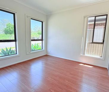 Stunning Modern Family Home - Photo 3