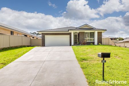 28 Viola Place, Edgeworth, NSW 2285 - Photo 2