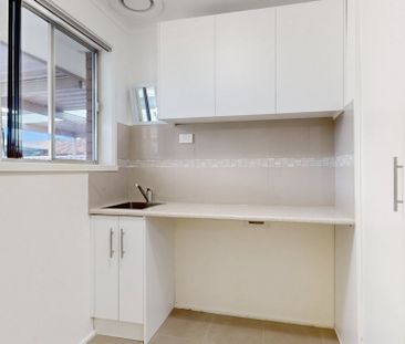 Spacious Family Home with Modern Features and Prime Location - Photo 2