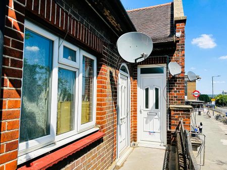 1 bedroom in a house share to rent - Photo 4