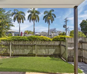 Open plan living area with A/C - Photo 6