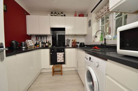 Market Manor, Acle - Photo 5