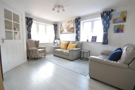 3 bedroom semi-detached house to rent - Photo 2