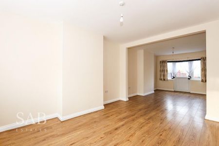 3 bedroom semi-detached house to rent - Photo 2