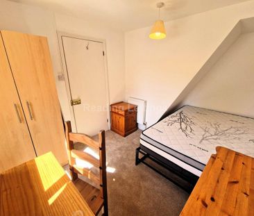 4 bedroom terraced house to rent - Photo 1