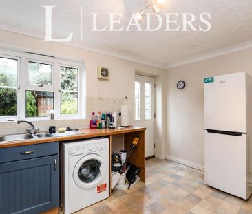 2 bedroom terraced house to rent - Photo 3