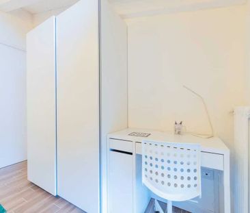 Viale Alfredo Oriani, Bologna, Emilia-Romagna 40137 - Photo 6