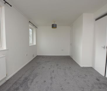 2 Bedroom Ground Floor Flat - Photo 5