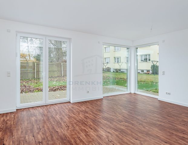 Moderne Doppelhaushälfte mit gehobener Ausstattung in Sanitz, mit Stellplatz - 15 km nach Rostock - Foto 1