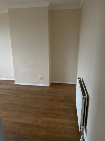 3 Bed Semi-Detached House, Boundary Road, S2 - Photo 4
