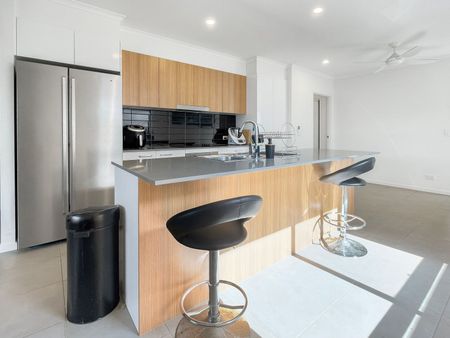 Low Maintenance 3 bed, study, 2 bath, 1 car, AC Home in Harmony - Photo 3