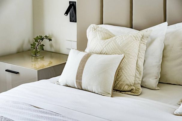 4 bedroom luxury Villa for rent in The Golden Mile, Marbella, Andalusia - Photo 1