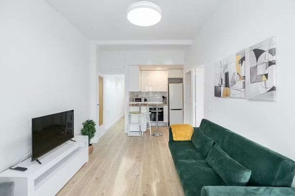 Travessia de Sant Antoni, Barcelona, Catalonia 08012 - Photo 1