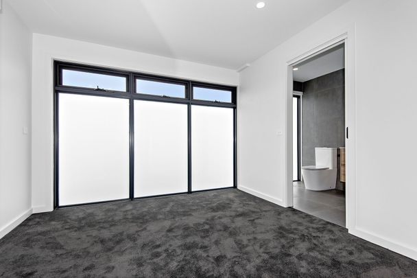 2/66 Herbert Street, Dandenong. - Photo 1