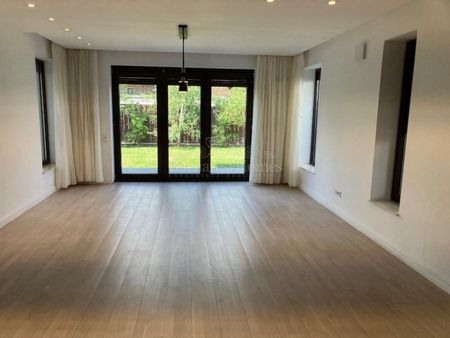 Four Bedroom House with Garden and Garage - American International School - Photo 2