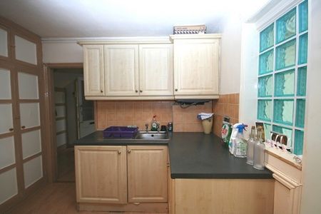 Surly Hall Walk, Windsor, Berkshire,SL4 - Photo 2