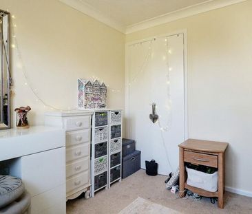 4 bedroom detached house to rent - Photo 2