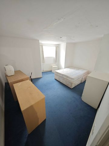 Chapel Lane, Hyde Park, LS6 - Photo 2