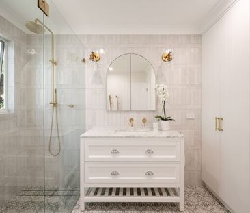 Fully furnished executive home with stunning Pittwater views - Photo 5