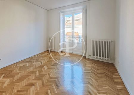 Flat for rent in Jerónimos (Madrid) - Photo 4