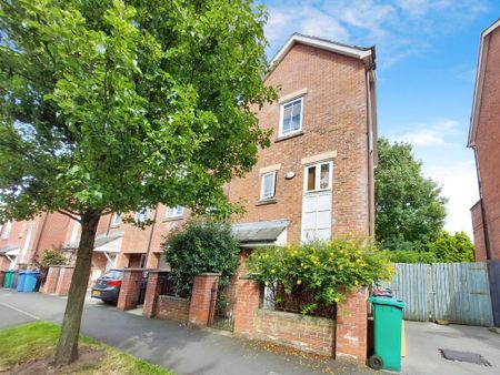 4 bedroom semi-detached house to rent - Photo 5