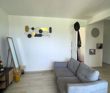 Location Appartement 1 pièce 10m² FORT DE FRANCE 97200 - Photo 2