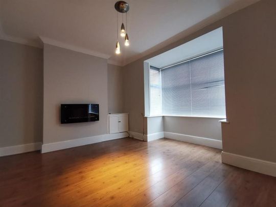 2 bedroom end of terrace house to rent - Photo 1