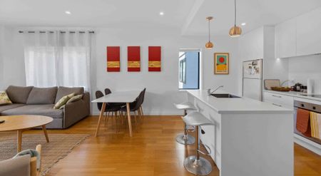 Fully Furnished Onyx Beauty - Photo 3