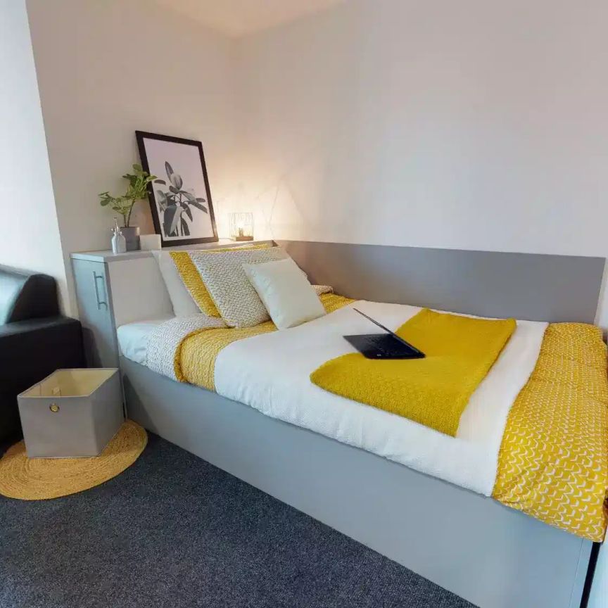 2 Bed Apartment - Photo 1