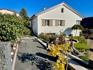 Modern 5.5-room apartment with balcony and several terraces in Günsberg – furnished - Photo 1